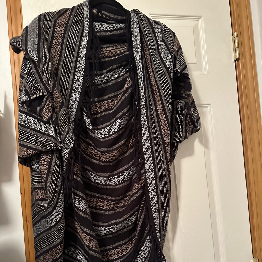 Cardigan shawl